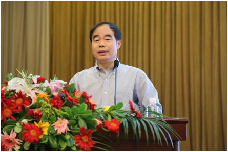 中国教育后勤协会副会长,全国寓专会主任,清华大学副校长吉俊民做总结